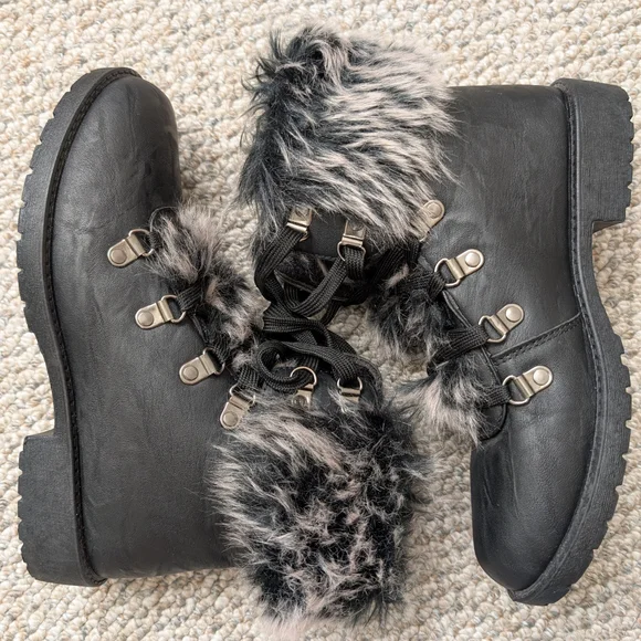 Women's Wanted Stratton Fur Trim Boots 8.5 - Picture 2 of 5